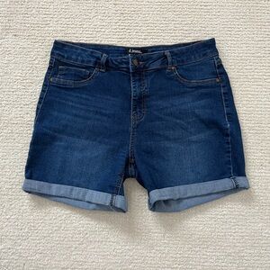 d. jeans Women's Blue Denim Shorts, size 12. 
Ten inch rise and five inch inseam